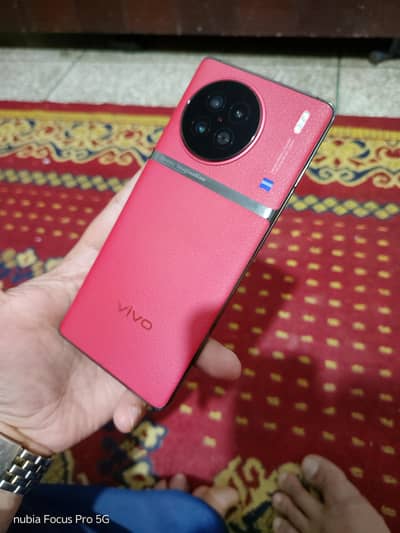 Vivo X90s just like new