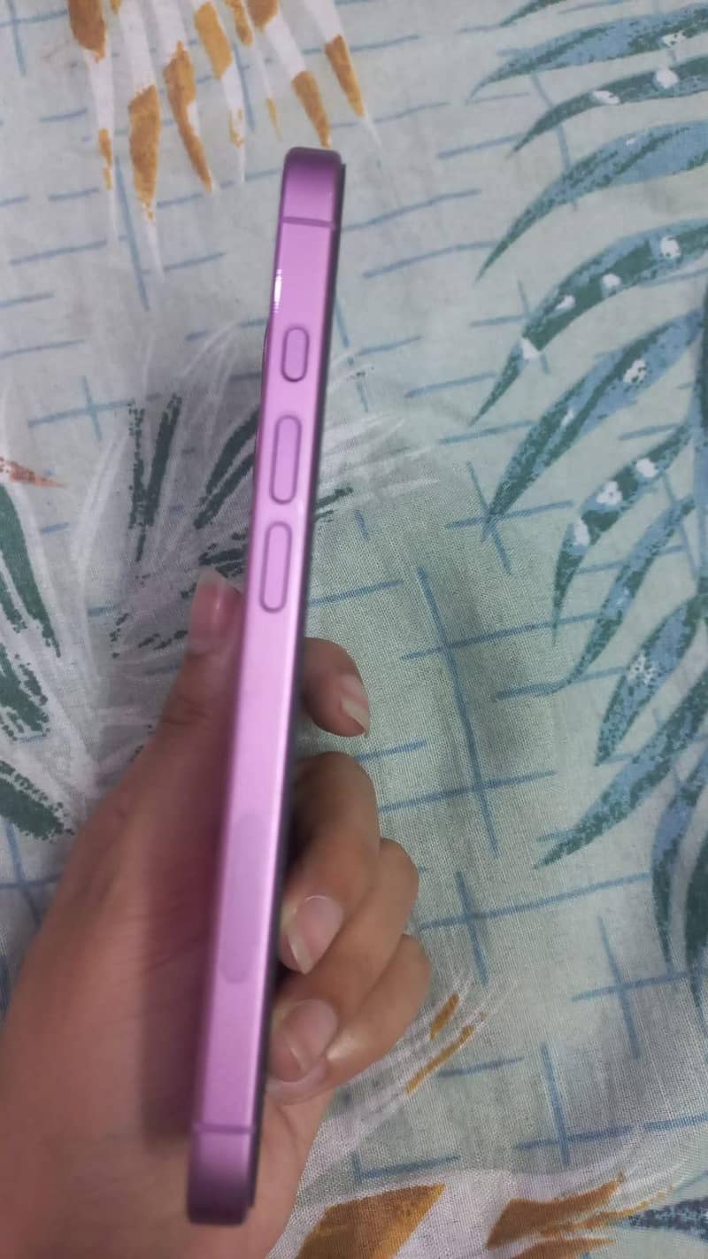 Apple iPhone 16 0