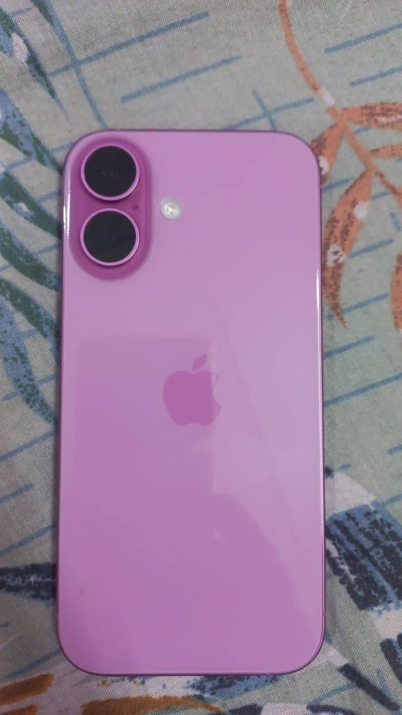 Apple iPhone 16 4