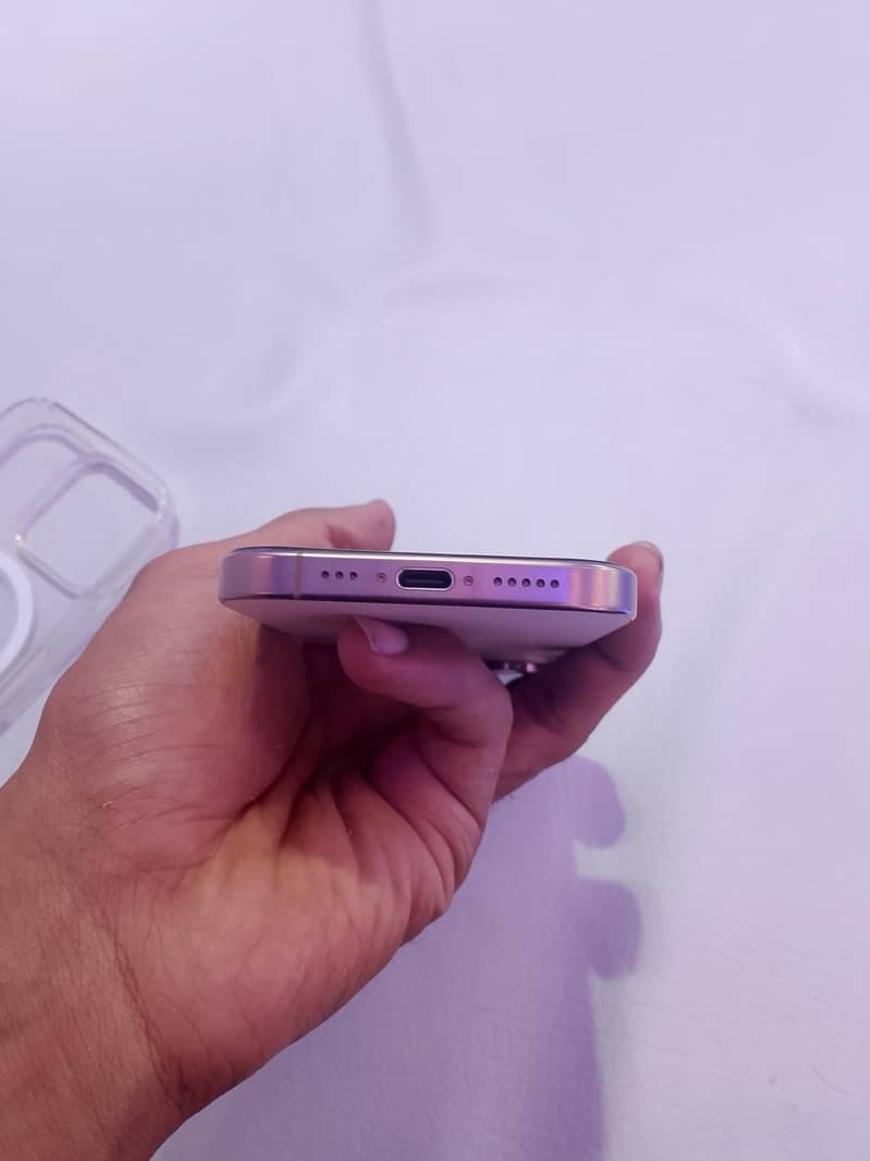 Apple iPhone 16 Pro 4