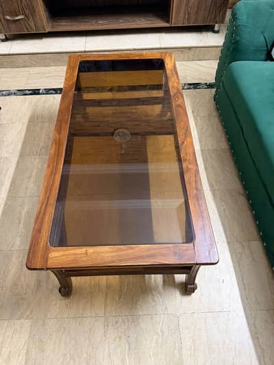 Selling center table