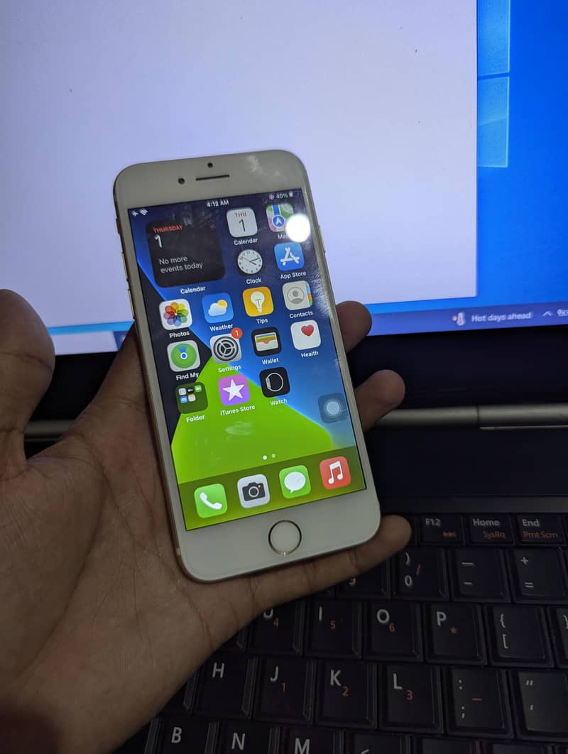 Apple iPhone 7 0