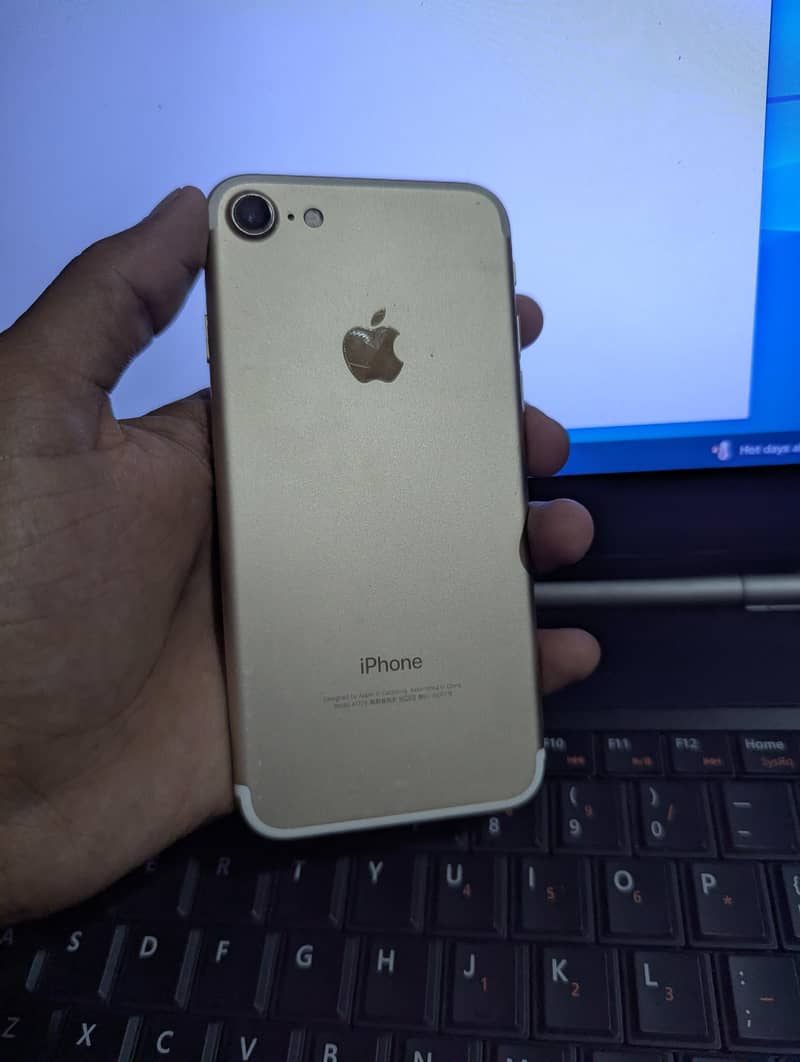 Apple iPhone 7 1