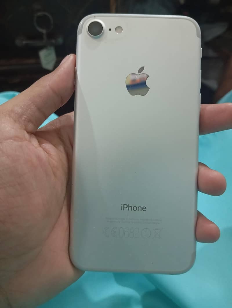 Apple iPhone 7 1