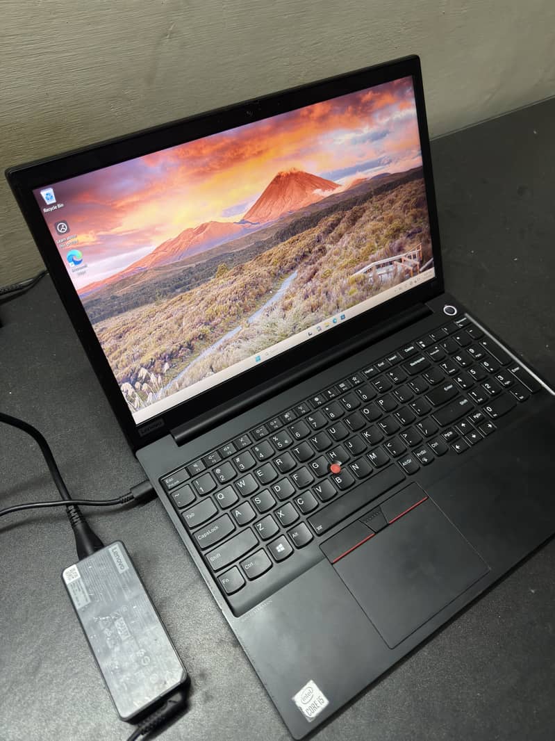 Lenevo E15 core i5 3
