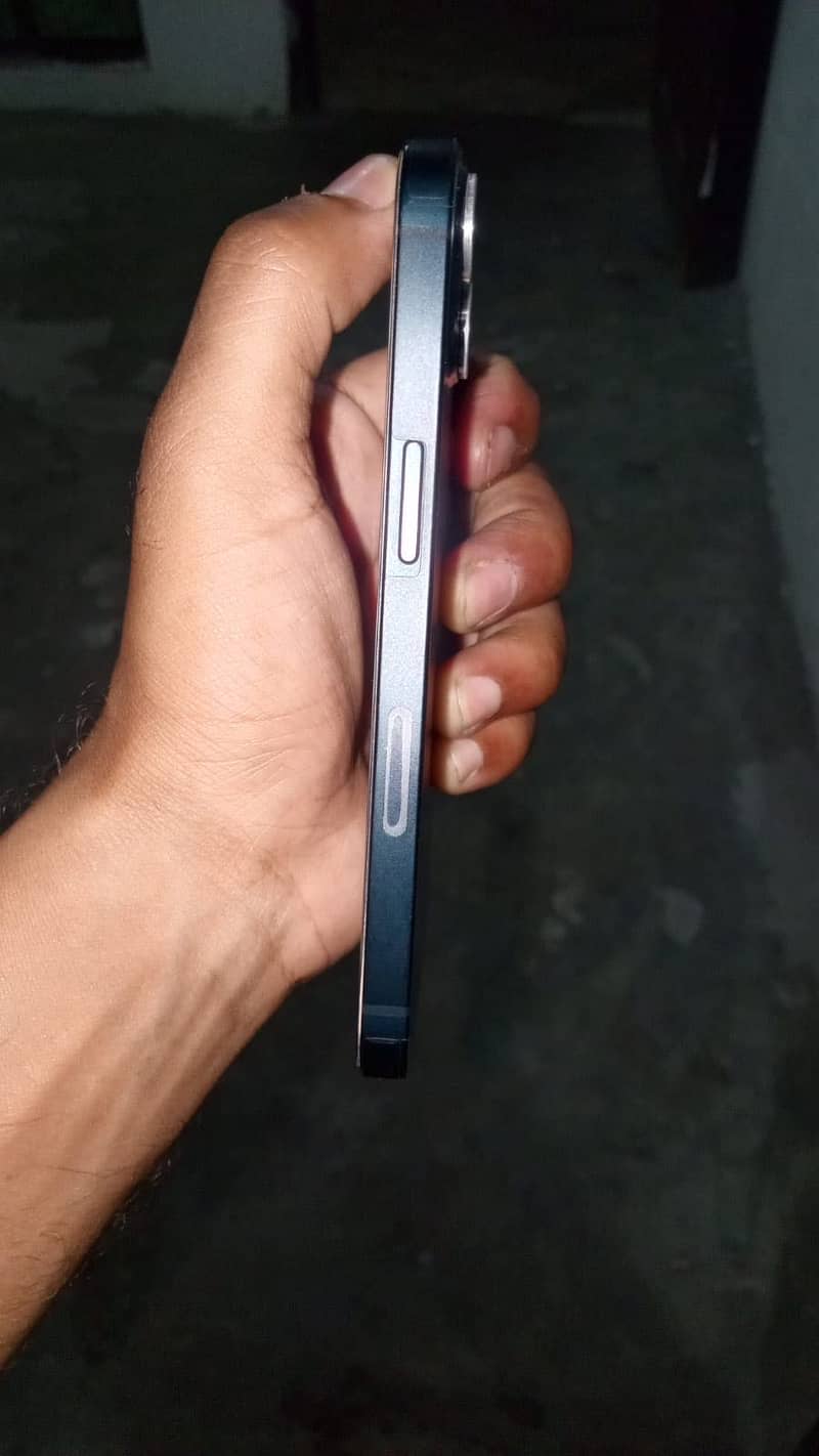 Apple iPhone 13 1