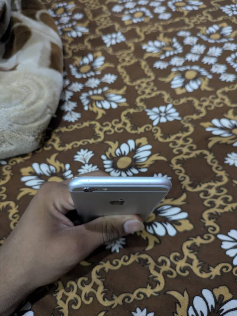 Apple iPhone 6 4