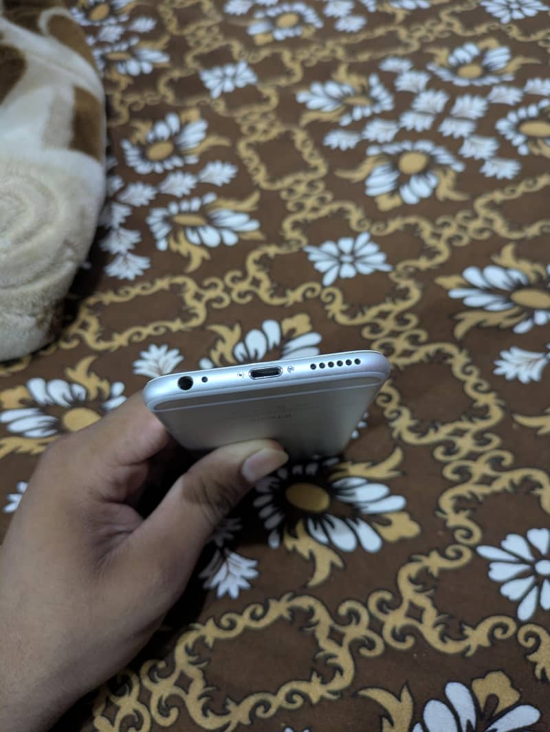 Apple iPhone 6 6