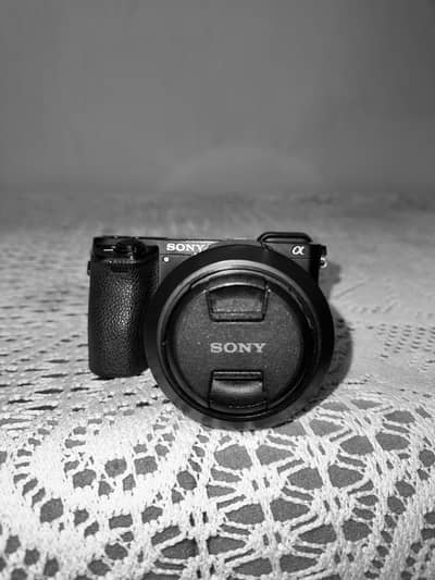 Sony a6500 10/10 condition with Kit lense