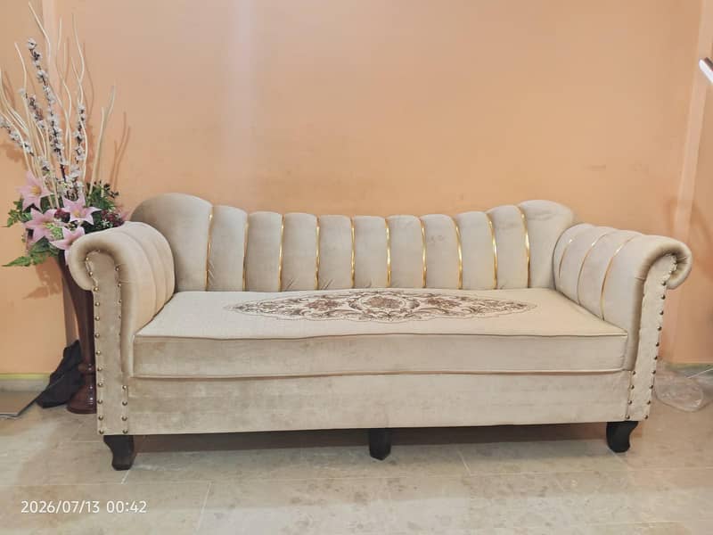 New Condition Sofa Set 2