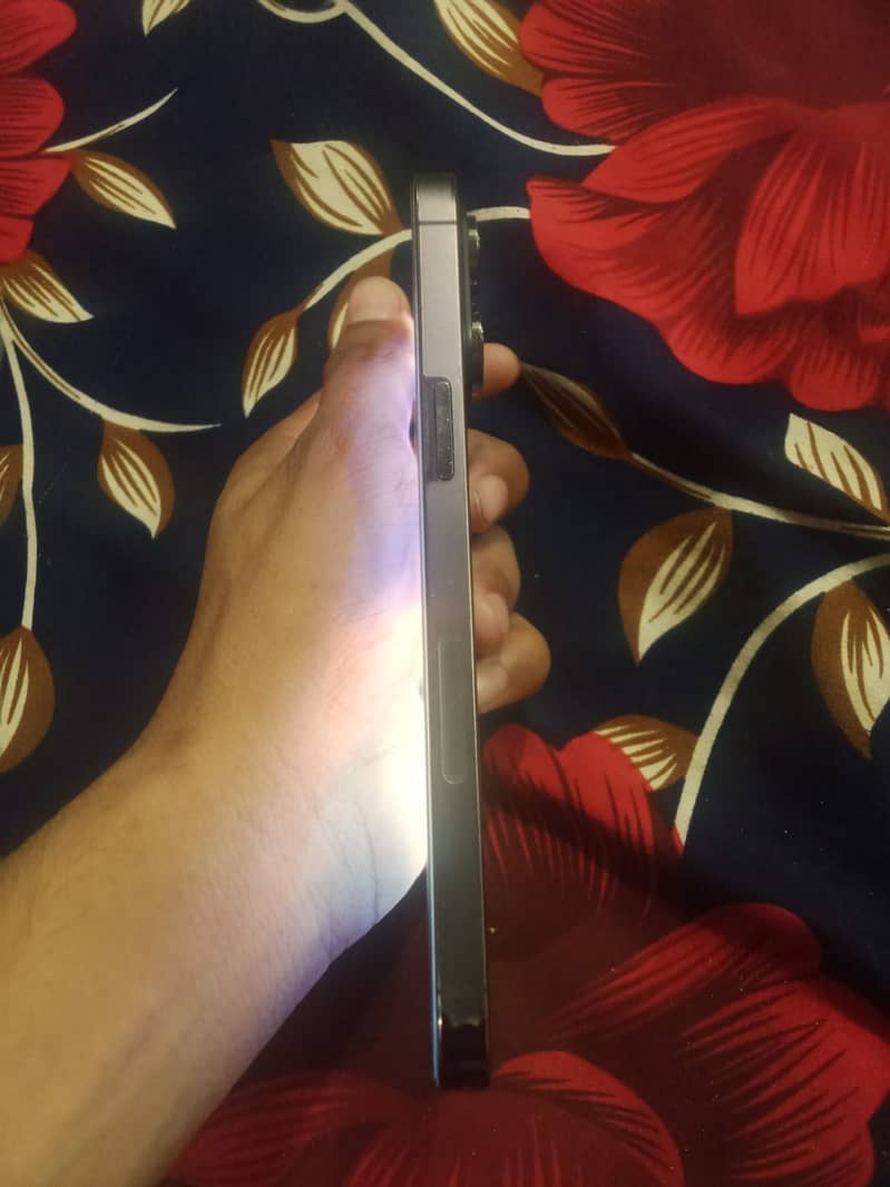 Apple iPhone 14 Pro Max 0