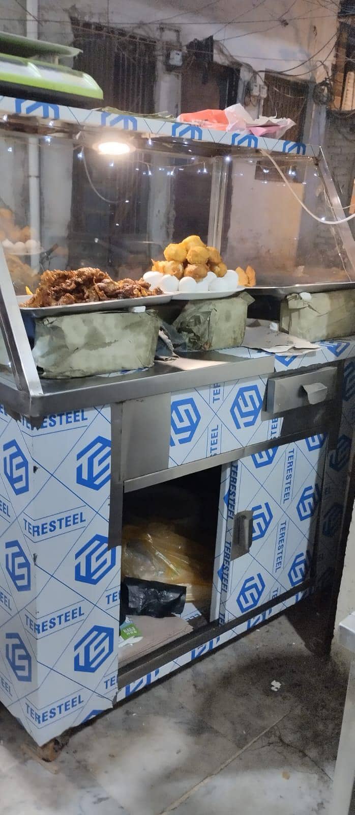 Biryani & Refreshment Counters. 10