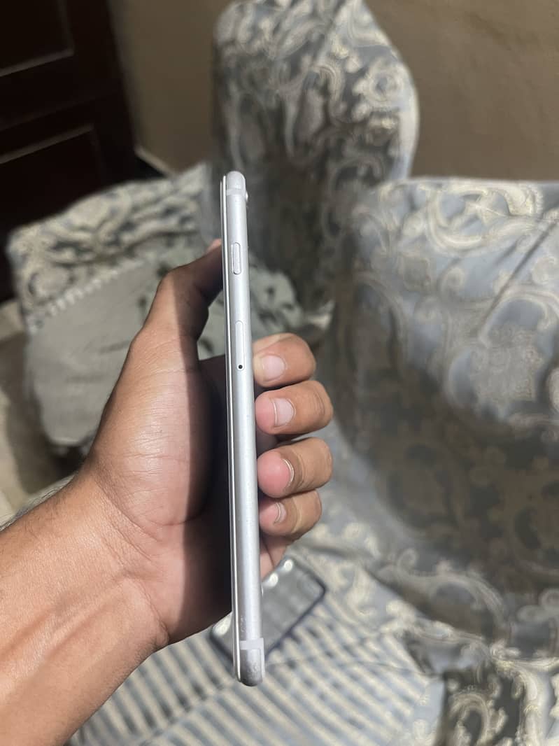 Apple iPhone 6S Plus 4