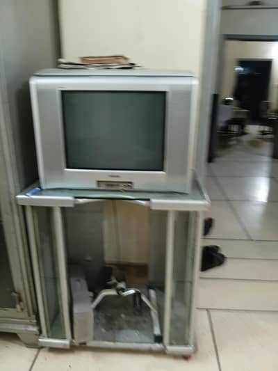 sony tv with extra boofers and trolly