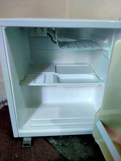 room size Fridge L. G excellent condition