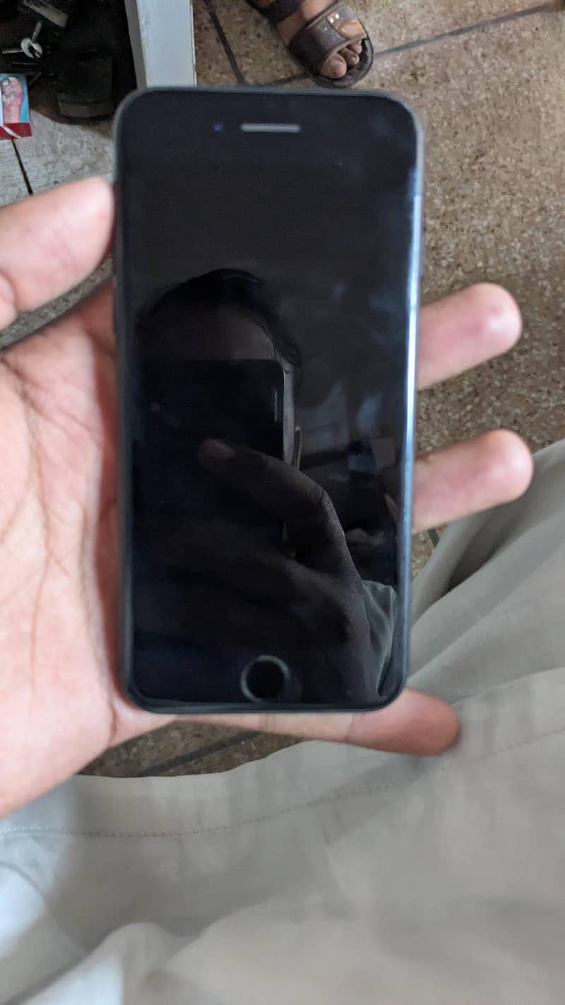 Apple iPhone 7 0