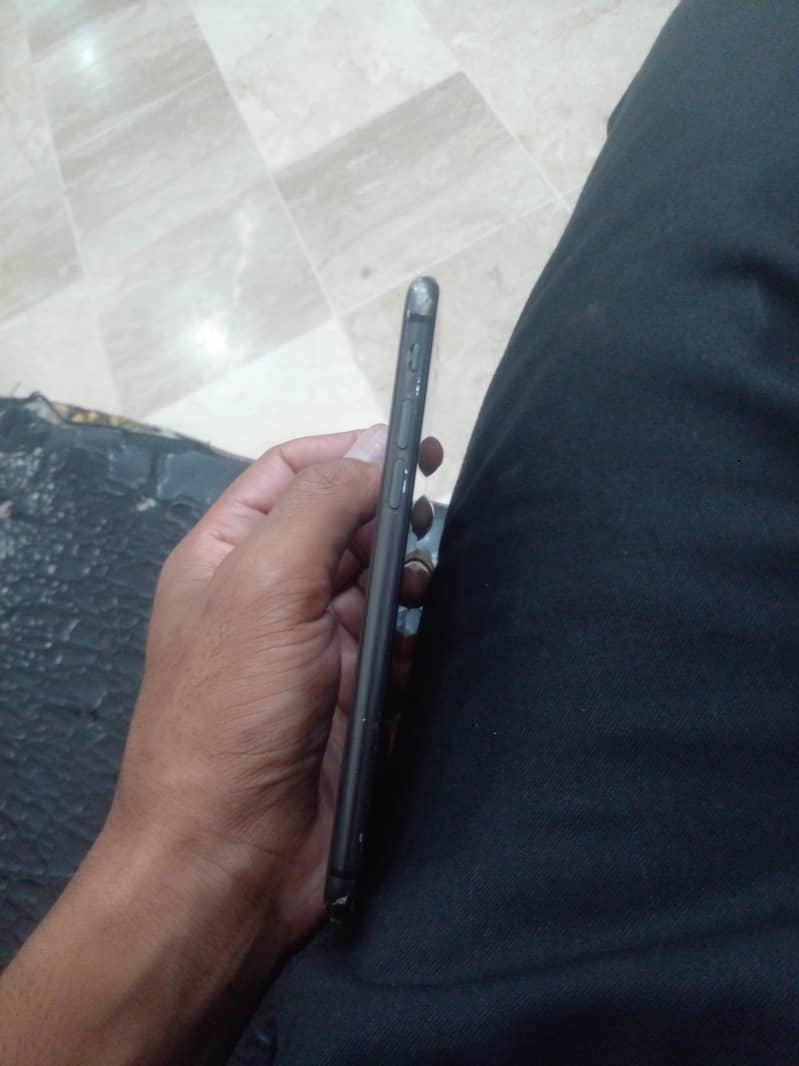 Apple iPhone 8 2