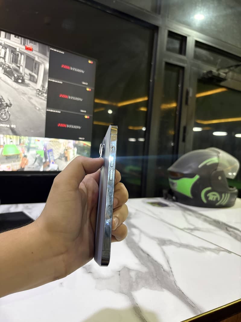 Apple iPhone 13 Pro 3