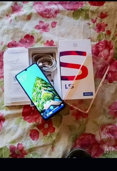 Vivo s1 4/128 only WhatsApp number03416987029