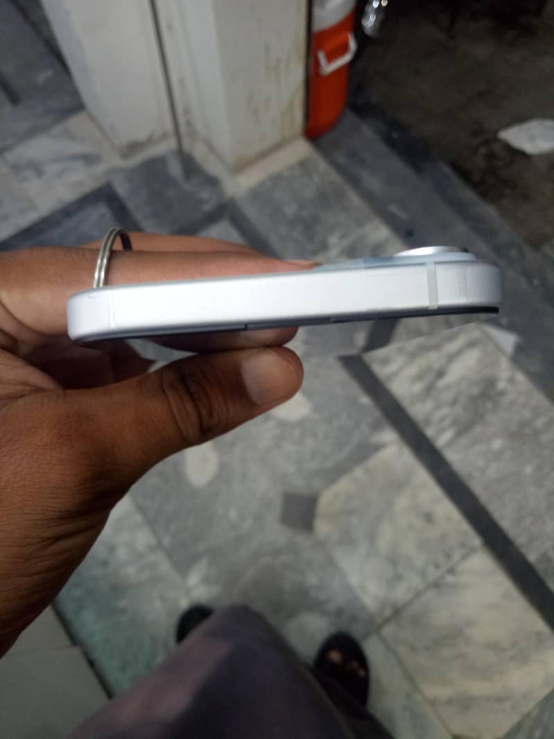 Apple iPhone 15 plus 4