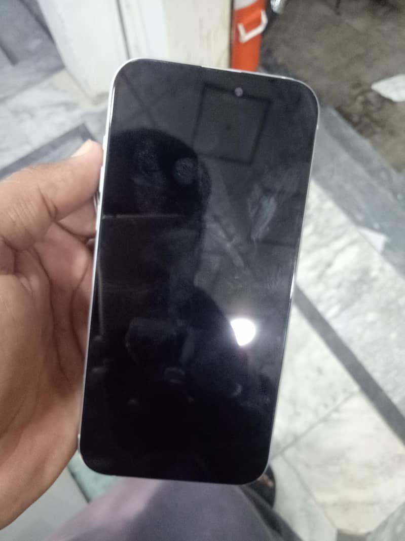 Apple iPhone 15 plus 5