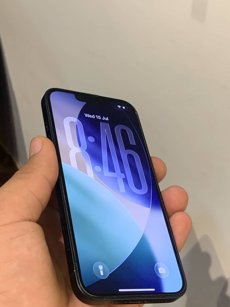 Apple iPhone 13 1