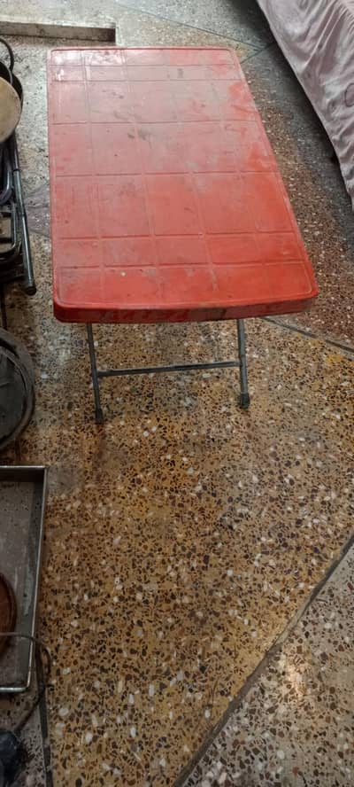 urgent sale plastic table