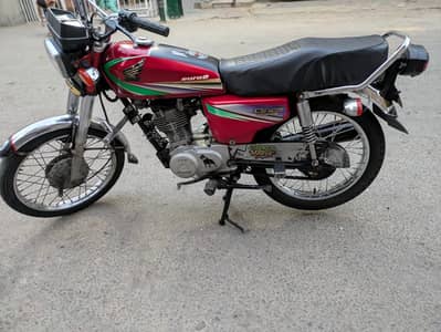 Honda 125 2014 model golden number laga howa hai