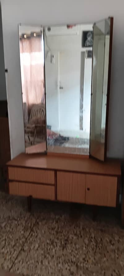dressinh table for sale thrift price