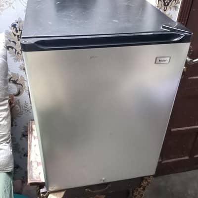 mini fridge Haire