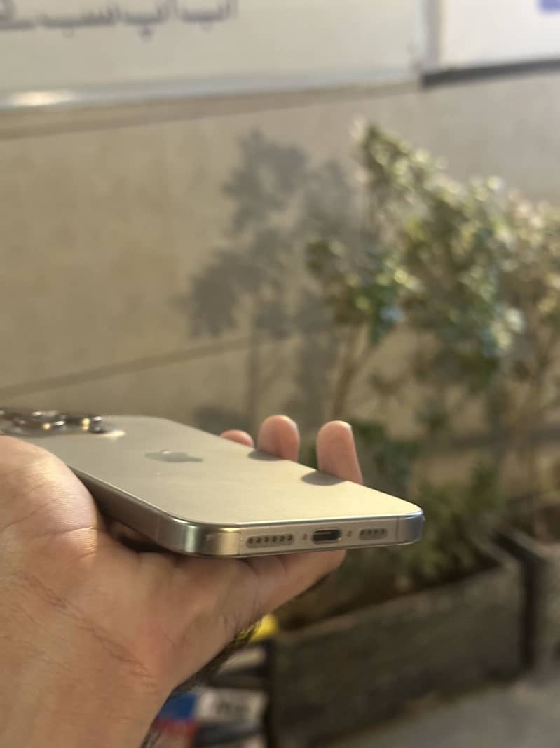 iPhone 15 PM 8