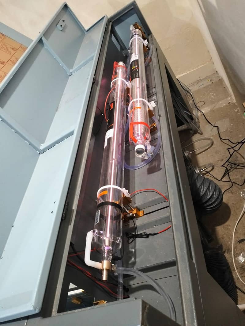 laser cutting machine 1