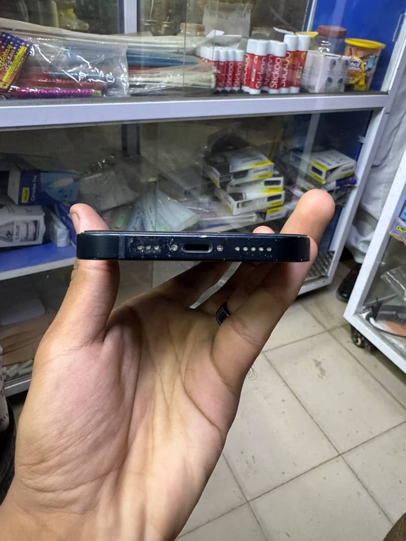 Apple iPhone 13 1