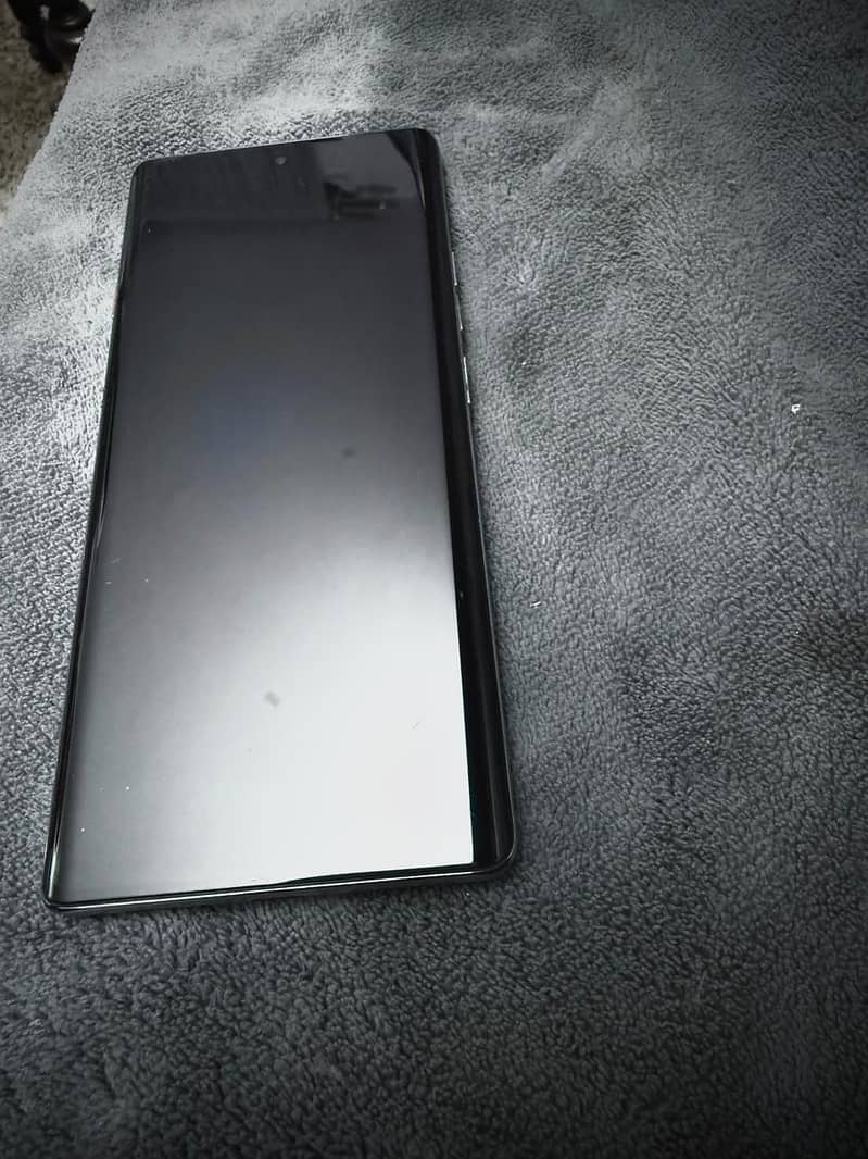 Tecno CAMON 40 Pro 0