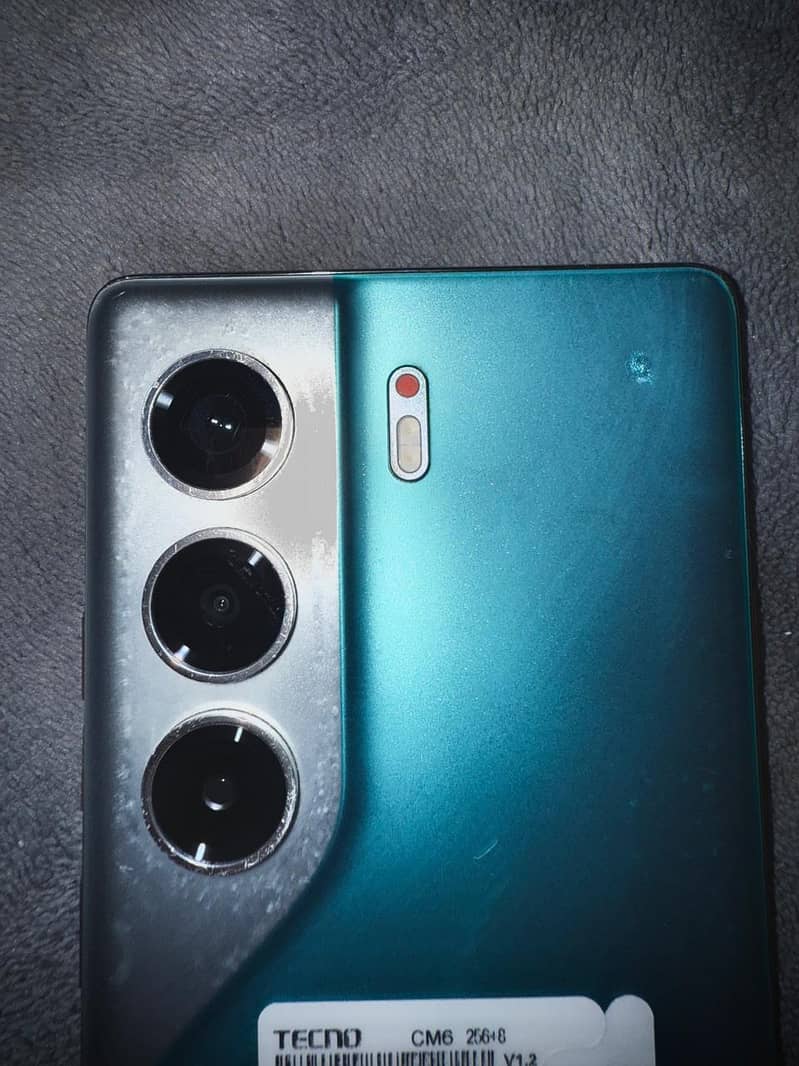 Tecno CAMON 40 Pro 7