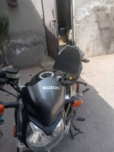 Suzuki GSX 125