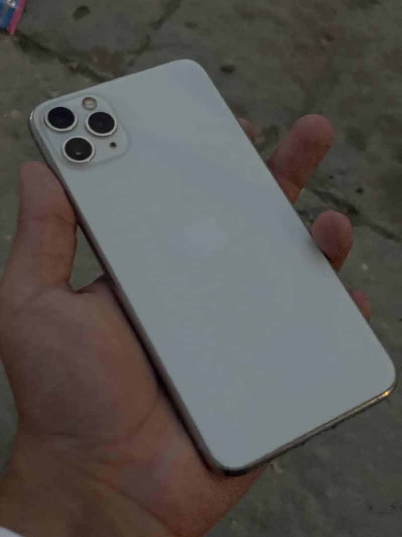iPhone 11 Pro Max 0