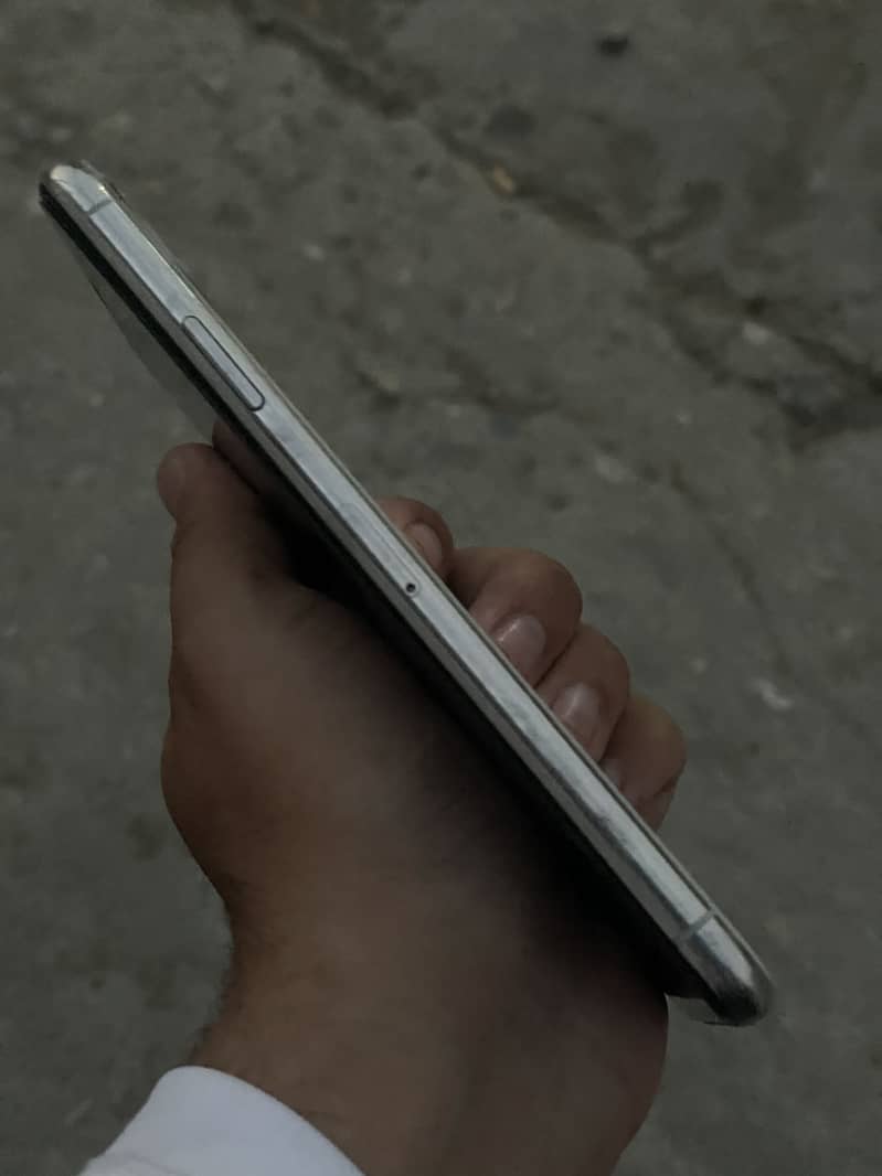 iPhone 11 Pro Max 3