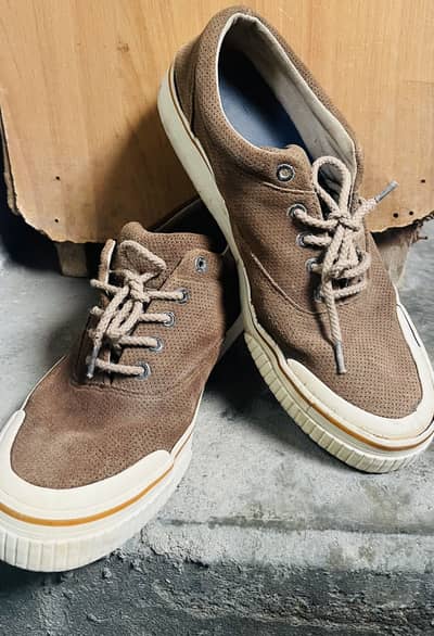 THIRFTED shoes