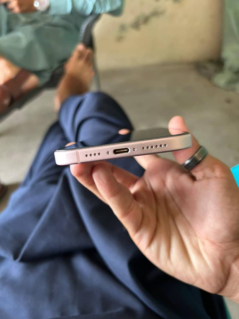 Apple iPhone 15 plus 4