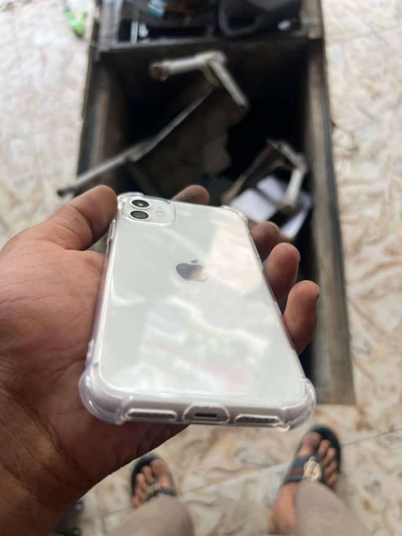 Apple iPhone 11 0