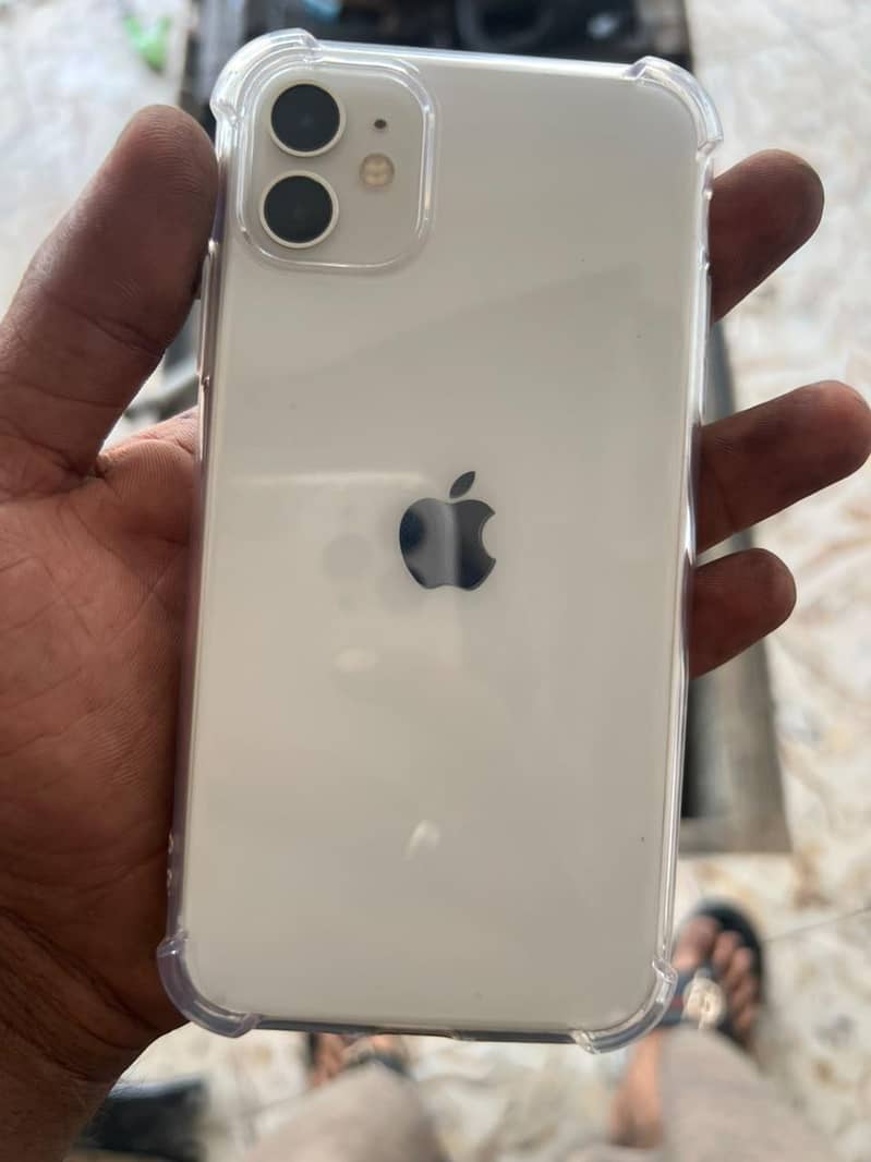 Apple iPhone 11 3