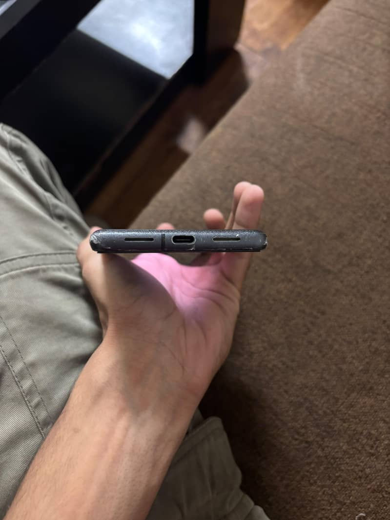Google Pixel 7 4