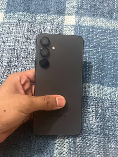 Samsung Mobile S24 fE