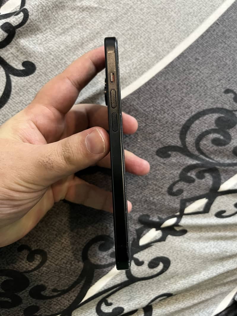 Apple iPhone 15 2