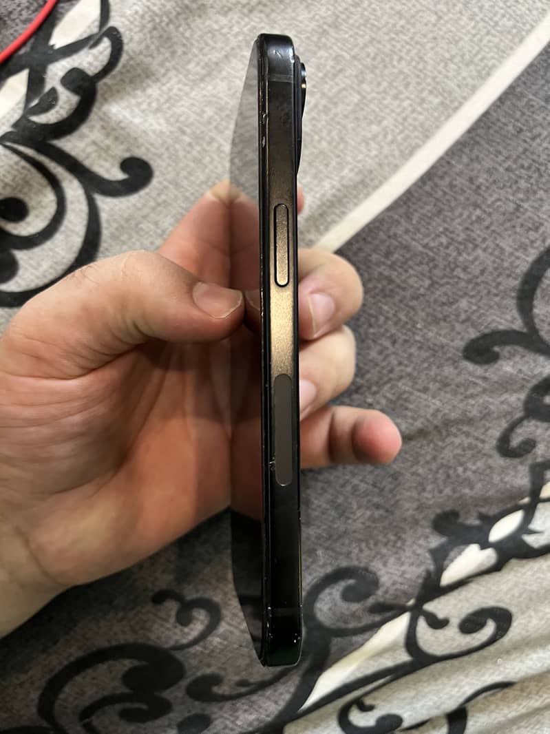 Apple iPhone 15 3