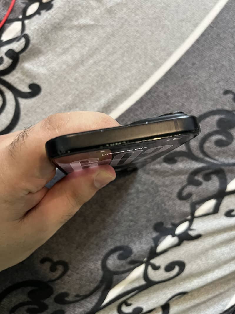 Apple iPhone 15 6