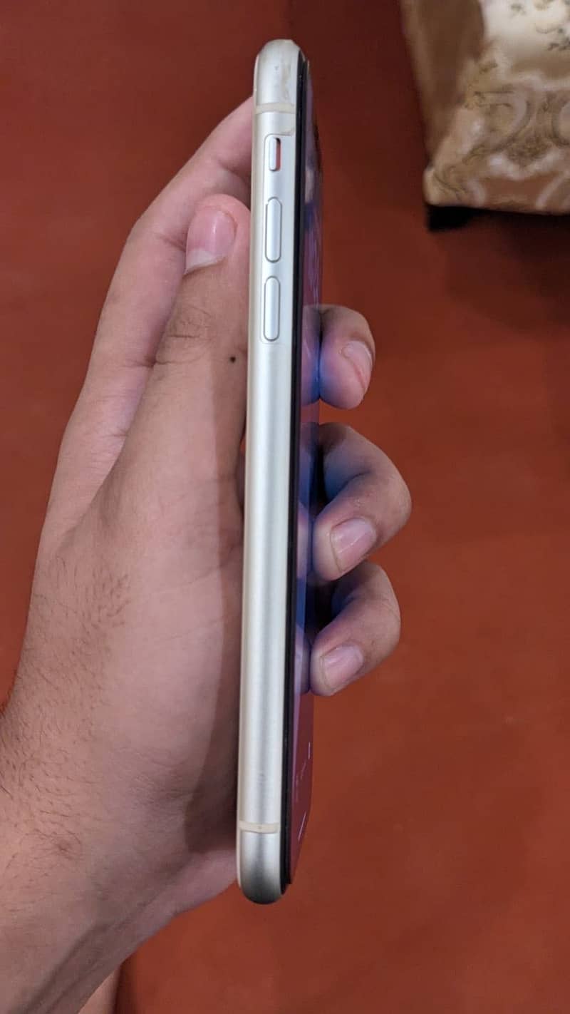 Apple iPhone 11 2