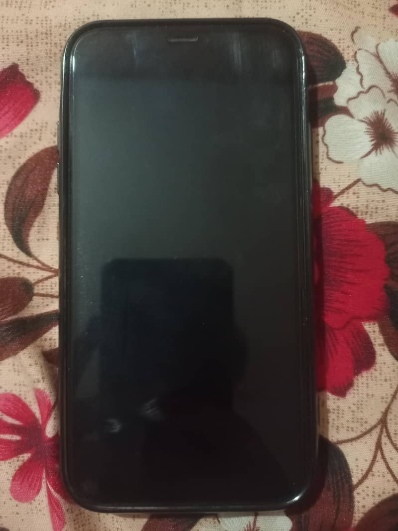 Apple iPhone 11 4