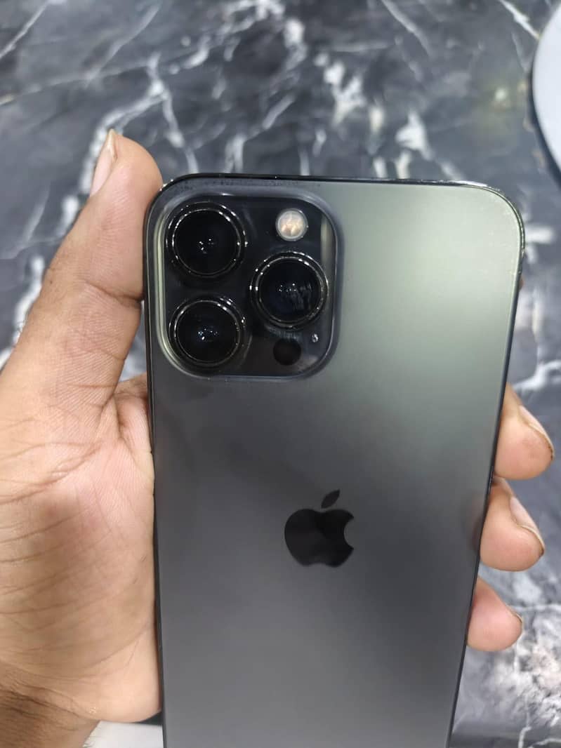 Apple iPhone 13 Pro Max 0